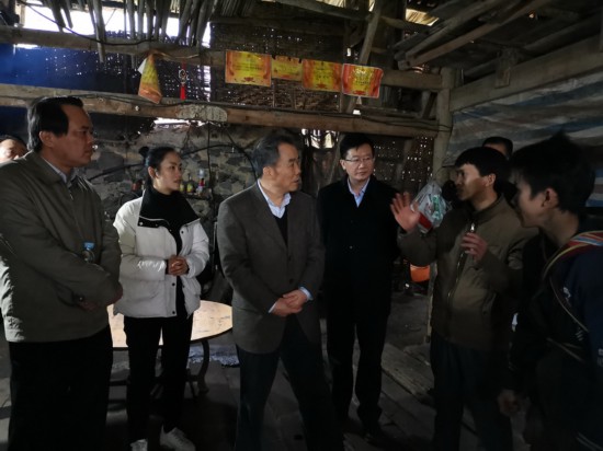 广西脱贫攻坚调研座谈会在南宁召开