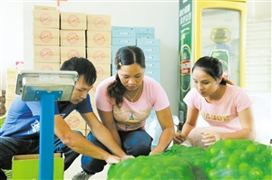 贫困户变身“微店老板”秀英“传帮带”引导村民脱贫致富