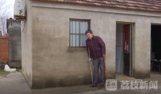 淮安盱眙瘫痪师范生躺着授课义务辅导留守儿童20年