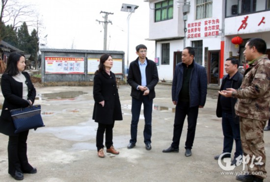 印江县委书记田艳到合水镇督导脱贫攻坚工作