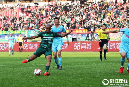 中甲开踢 浙江绿城队首战不敌青岛--浙江频道-