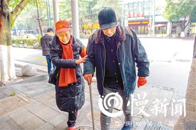 ""年轻人,下次要走斑马线哈!"