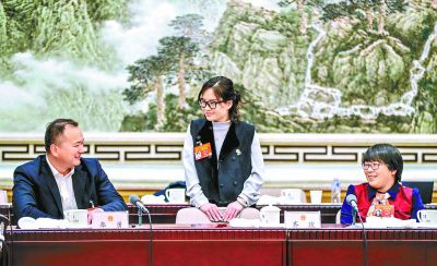 北京代表团继续审议“两高”工作报告蔡奇李伟参加
