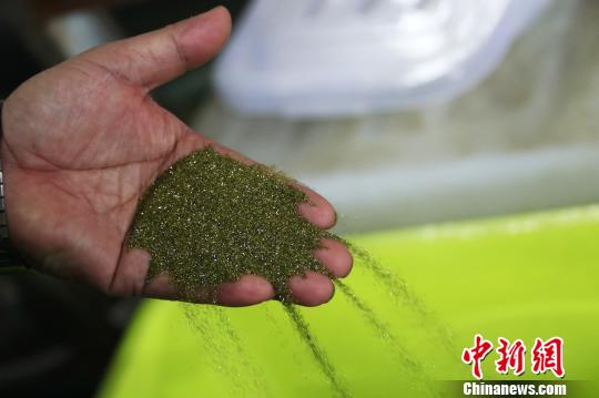 江西一民营企业家投身“变废为宝”事业吁更多人参与