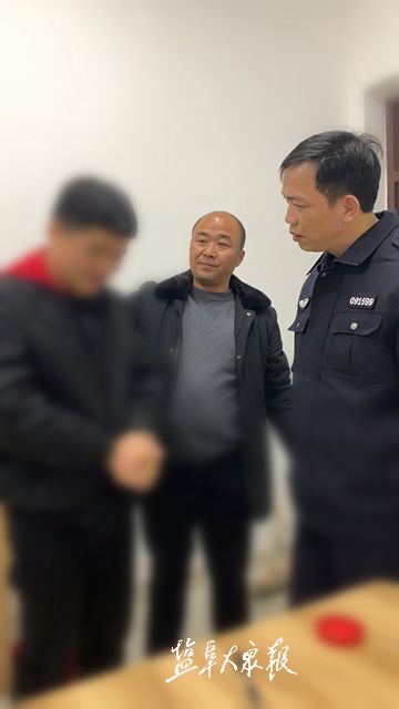 一少年跳河泄愤 盐城民警紧急出动全力救助