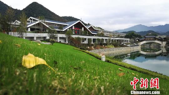 增开140趟重联308趟 长三角铁路助力春游旅客周末踏青赏花 增开140趟重联308趟 长三角铁路助力春游旅客周末踏青赏花