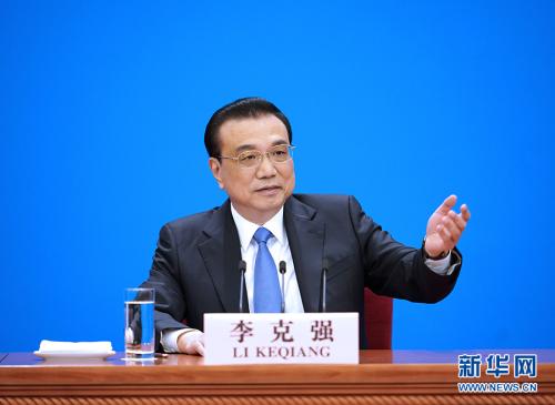 李克强:中俄合作有很大潜力 既可以上天也可以下地 李克强:中俄合作有很大潜力 既可以上天也可以下地