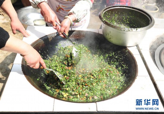 #(新华视界)(1)贵州玉屏:春天侗家“社饭”飘香