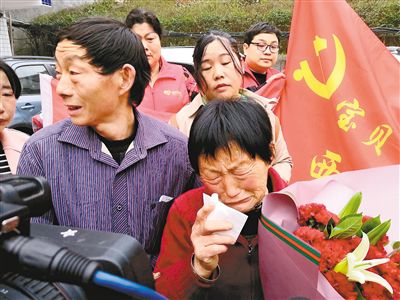 点击图片查看详情 紫阳县人口_紫阳县组织人员打捞汉江水域漂浮物资料图紫阳县环保局监察大队(3)