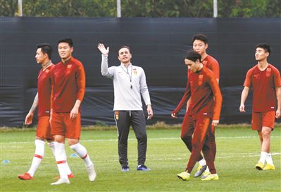 “中国杯”今晚开战“新国足”如何亮相？