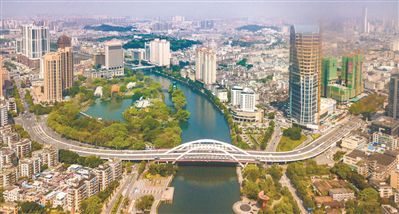 珠江东西两岸经济总量_珠江东西岸交通图(2)