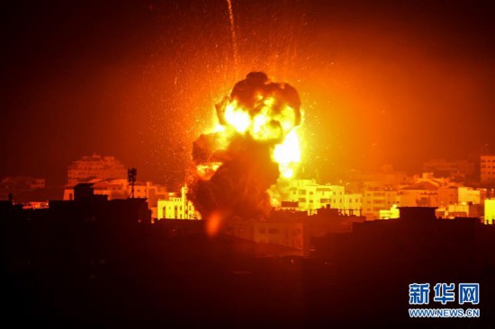 以色列对加沙地带实施报复性空袭 以色列对加沙地带实施报复性空袭
