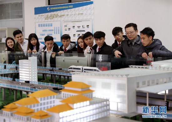 （图片故事）（4）12名老挝留学生的铁道工程师梦