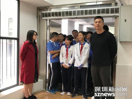 实地探访深圳福田区外国语学校校长"陪餐"