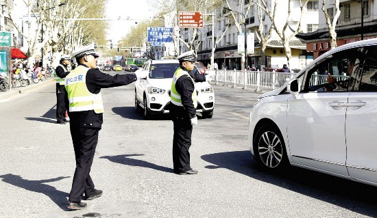 淮安市淮安区景区游客多交警加强交通疏导