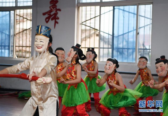 我跟阿公学跳傩