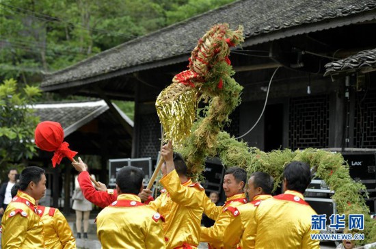 #（美丽中国）（3）没有围墙的博物馆——探访鄂西山区“大修”后的古吊脚楼群