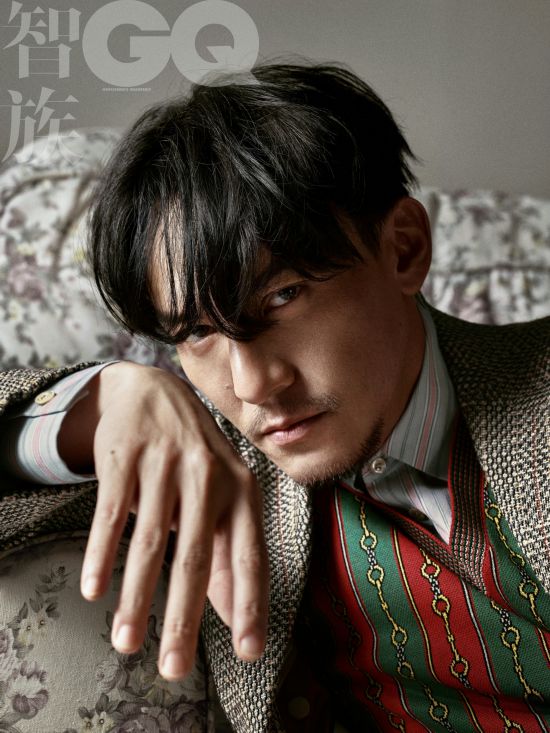 张震黑白质感大片 新片《雪暴》热映五一档