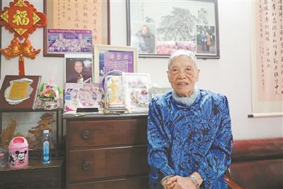 百岁奶奶视频v奶奶有护士集合论秘诀图片