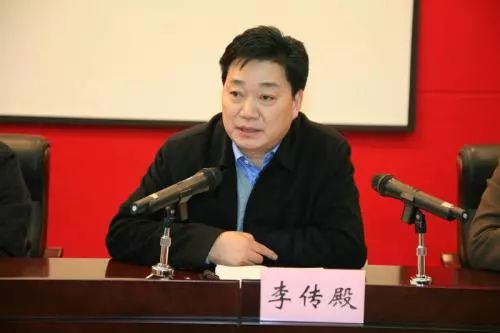 历任安徽省土地管理局副主任科员、主任科员;安徽省国土资源厅地籍管理处主任科员、助理调研员、调研赶牛阿旗员、处长;安徽省国土资源厅耕地保护处处长;安徽省测绘局副局长、党委副书记(主持全面工作);现任省自然资源厅党组成员、省测绘局局长、省测绘局党委书记