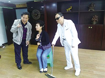 老王告诉你 神鸡算命? 假的!