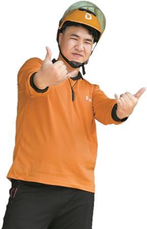 名校毕业的外卖小哥:用英语、西班牙语和外国