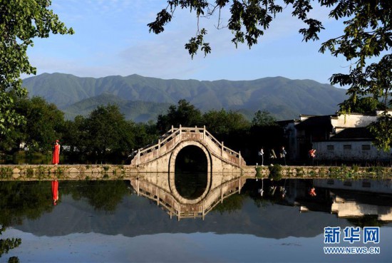 （美丽中国）（1）晨之宏村 景色迷人