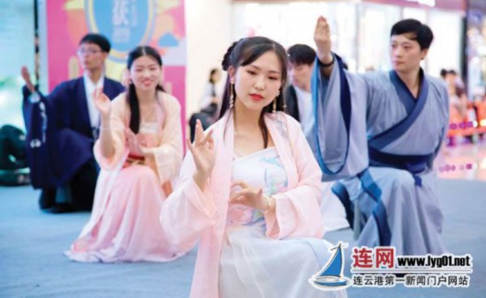 连云港兴起“汉服热” 爱好者超千人