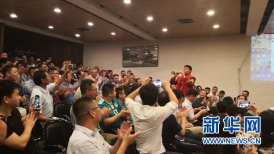 中国曲艺代表团在以色列为中企员工慰问演出