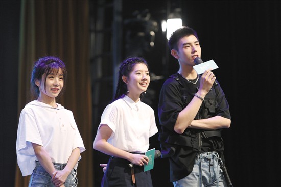 《最好的我们》将于6月6日上映 陈飞宇高校见证影迷求婚