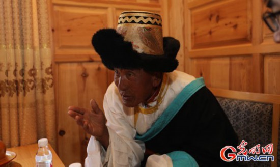 【边疆党旗红】巍峨的金山上升起金色的太阳