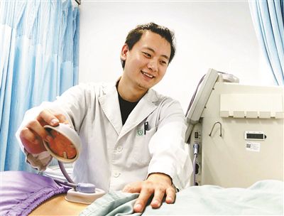 安貞醫院90后醫生四年讓近萬患者遠離疼痛