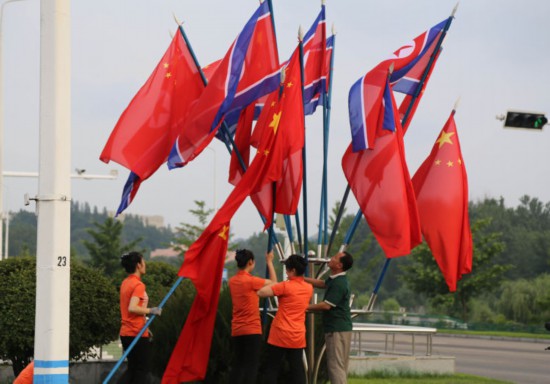 习总书记要来了，平壤民众这样热盼迎接
