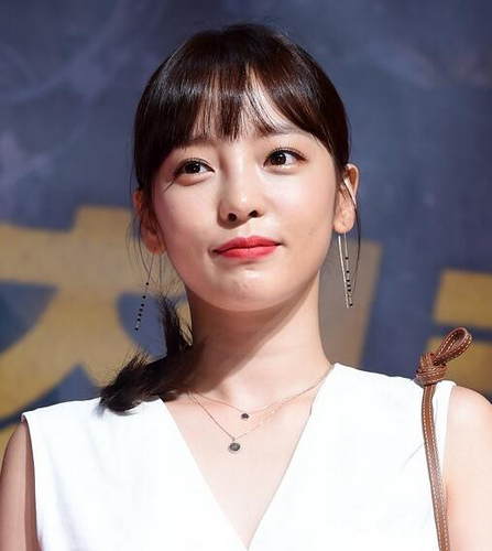 具荷拉轻生风波后将复出 登日本电视台音乐节