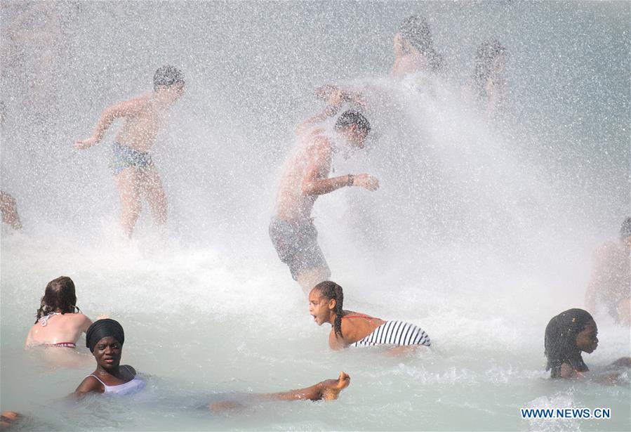 FRANCE-PARIS-HEAT WAVE