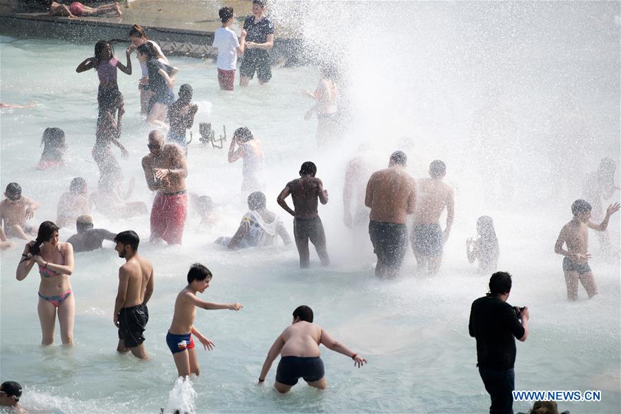 FRANCE-PARIS-HEAT WAVE