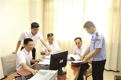 贺州近百名民警辅警充当“保护伞” 抱团对抗调查