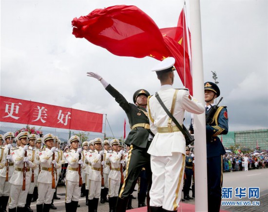 亲身感受祖国的强盛――香港青年学生参访驻港部队海军基地见闻 第1页