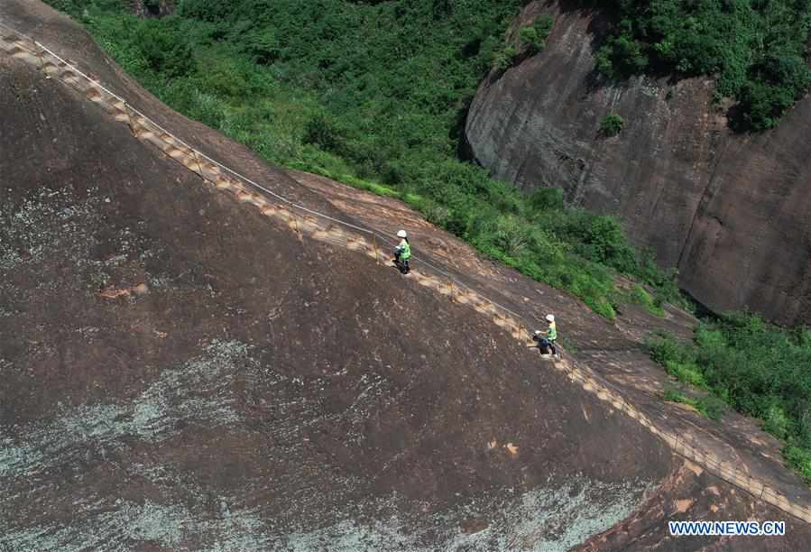 CHINA-HUNAN-OUTDOOR PARK-SAFETY CHECK (CN)