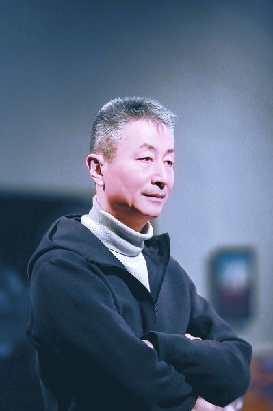 关正文自称像搜索信号源并发送信号的信号兵