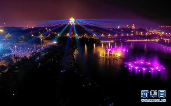 ����ᣩ��1���ӱ���ɽ���Ϻ��ƹ�ˮ������Ļ