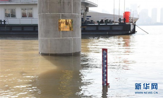 受持续降雨影响 长江干流湖北段水位持续上涨