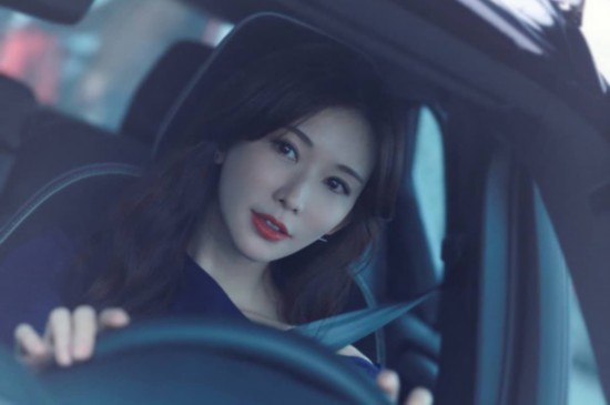 林志玲晒写真变优雅少妇 婚后淑女气质浓