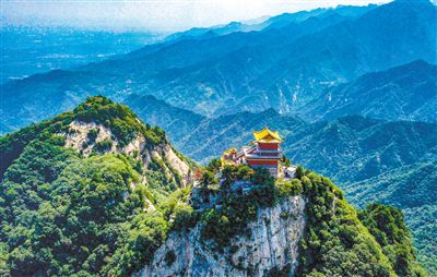 南五台风光(资料图片) 首席记者 王健 摄