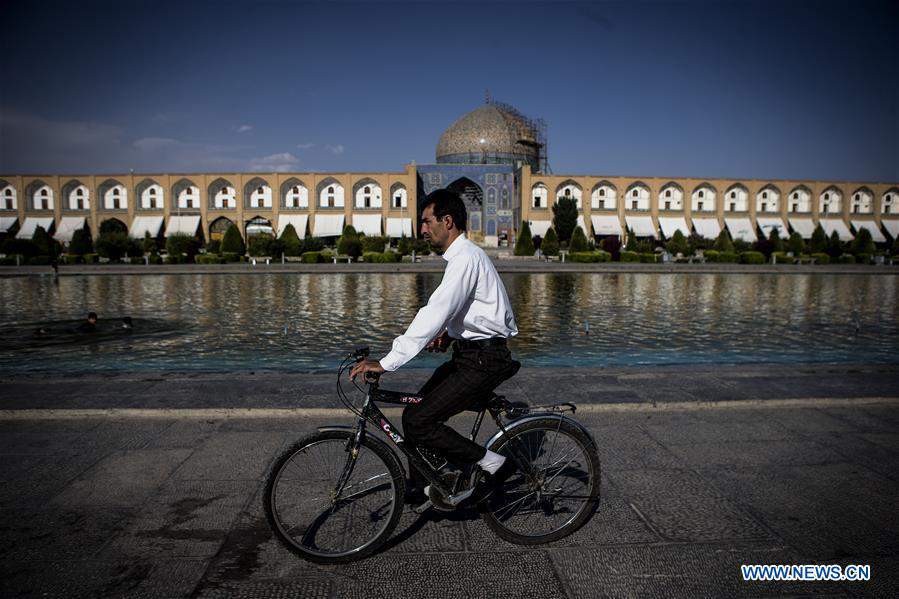IRAN-ISFAHAN-NAGHSHE JAHAN SQUARE