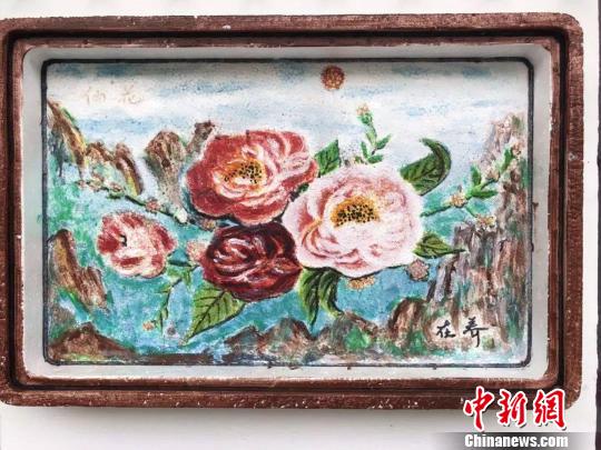 烧毁泡沫箱“涅槃更生”浙江遂昌白叟借巧手变废为宝(图1)
