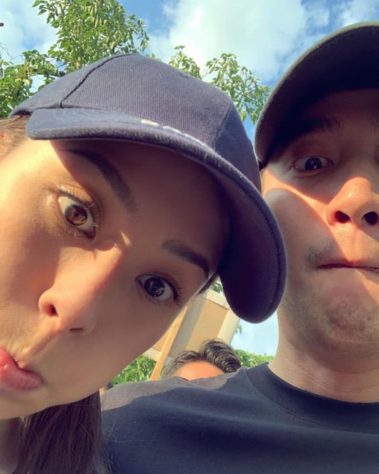 阿娇夫妇日本旅游 晒甜蜜合影狂撒狗粮