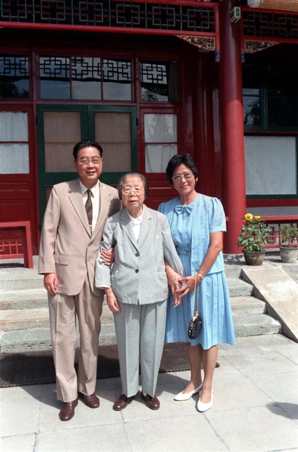 ��ʱ������7������ͬ־��ƽ��Ƭ