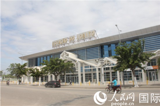 本格拉铁路的洛比托火车站（摄影：万宇）