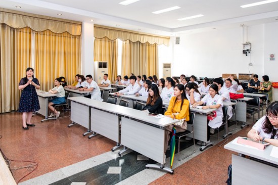 广西新闻频道集广西中医药大学命题迎来原作文:我校聚焦泰国碧怎样专题高中标题图片